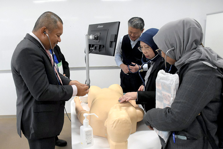 成田キャンパスSCOPEを試している様子の画像